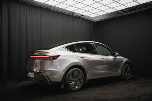Tesla Model Y bild 6