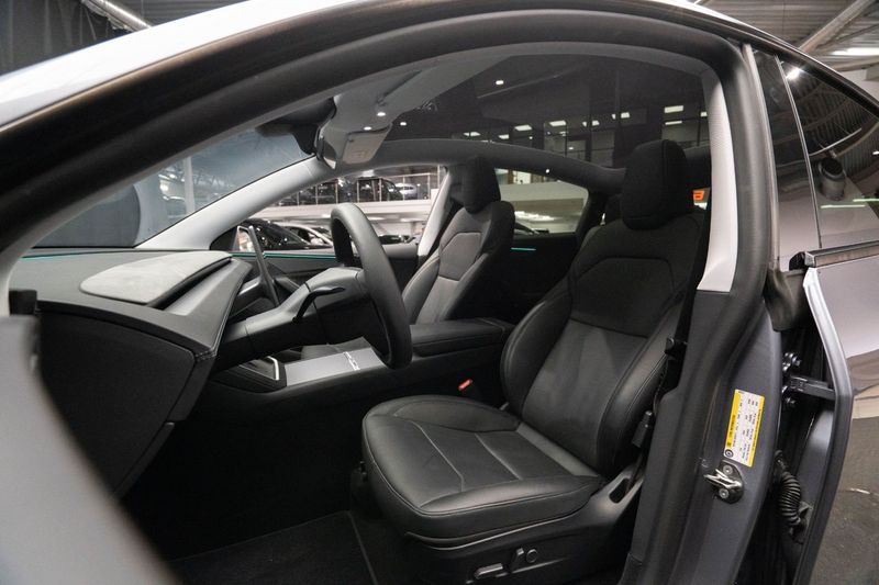 Tesla Model Y bild 19