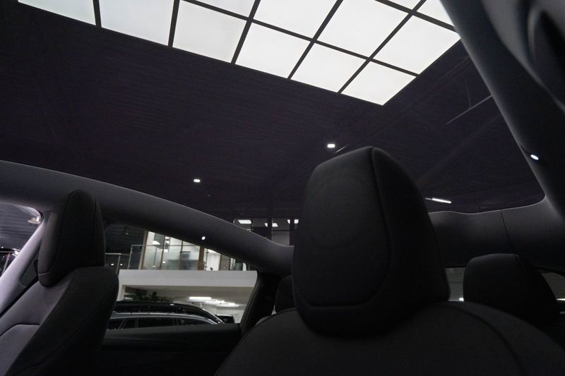 Tesla Model Y bild 14