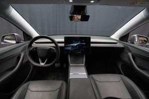 Tesla Model Y bild 13
