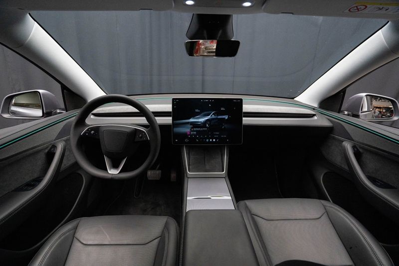 Tesla Model Y bild 13