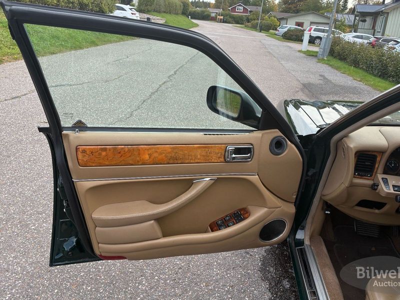 Jaguar XJ6 bild 29