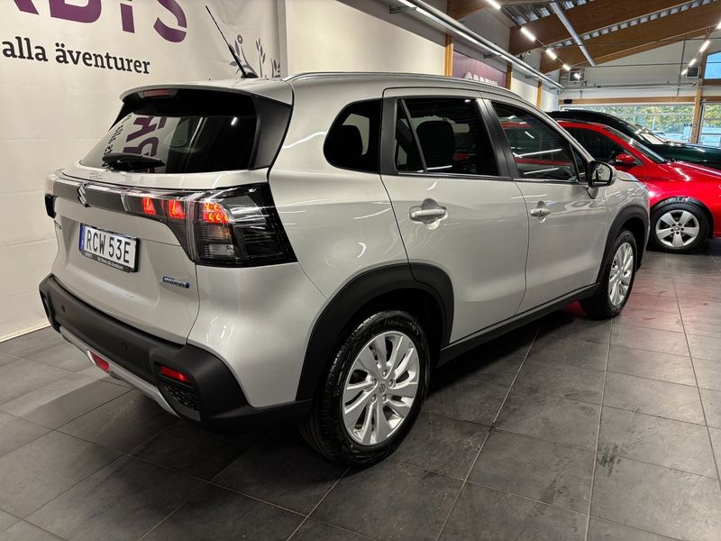 Suzuki S-CROSS bild 4