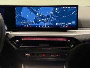 BMW 330 bild 15