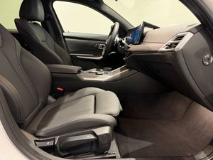 BMW 330 bild 8