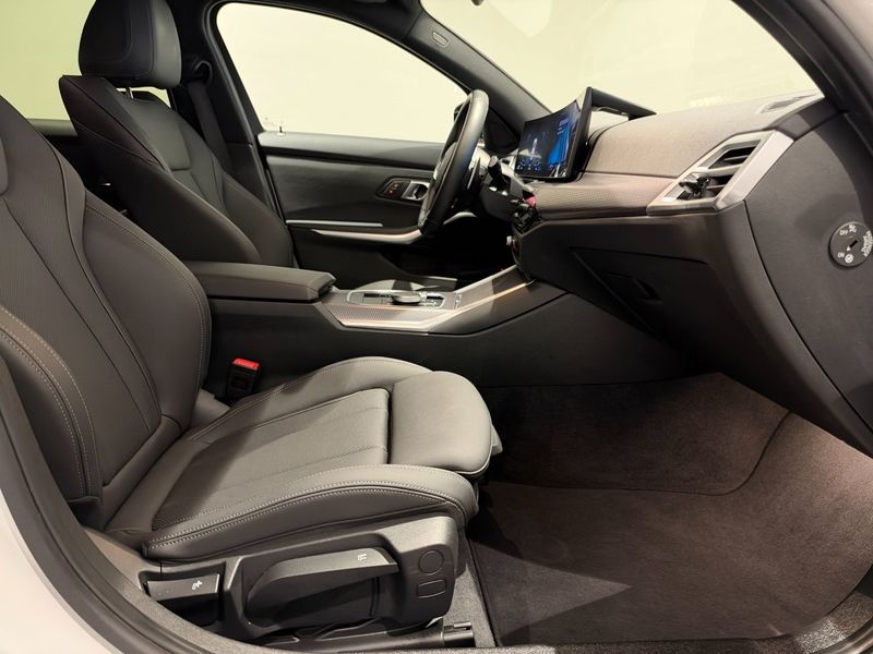 BMW 330 bild 8