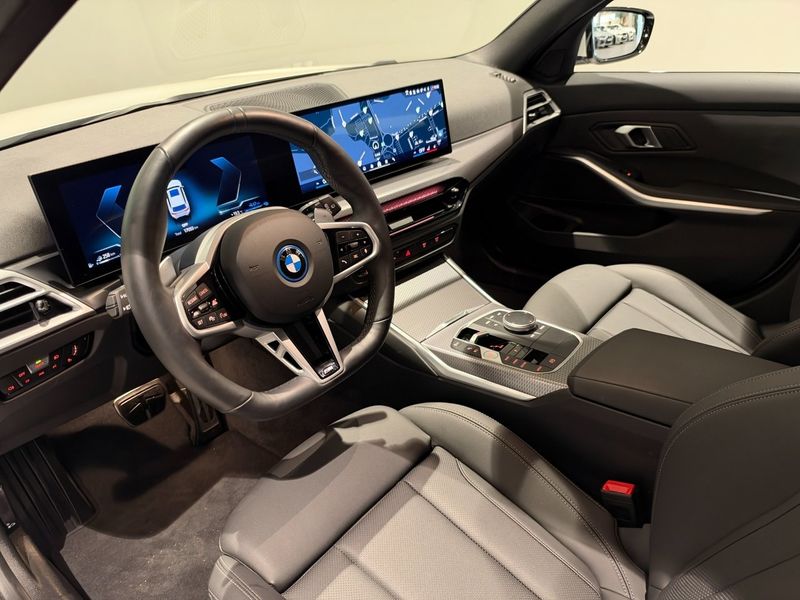BMW 330 bild 11