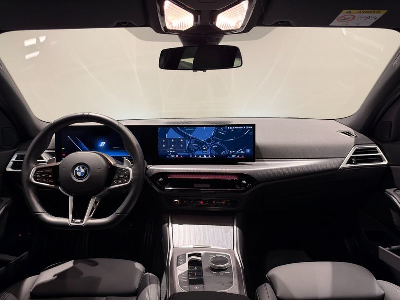 BMW 330 bild 12