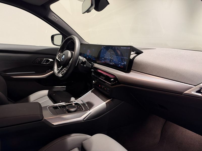 BMW 330 bild 9