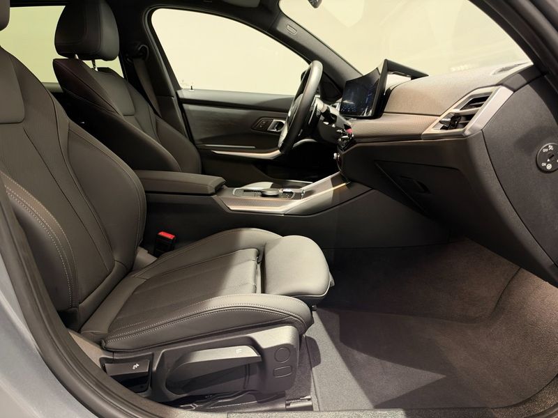 BMW 330 bild 8