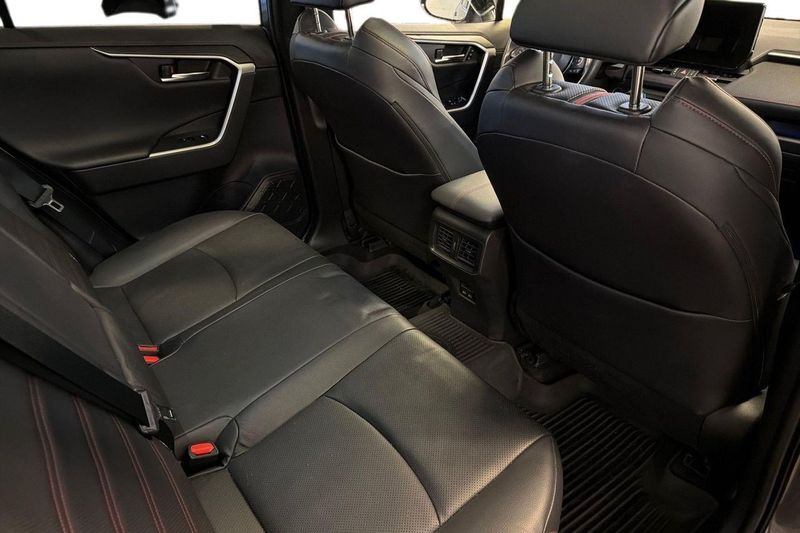 Toyota RAV4 bild 24