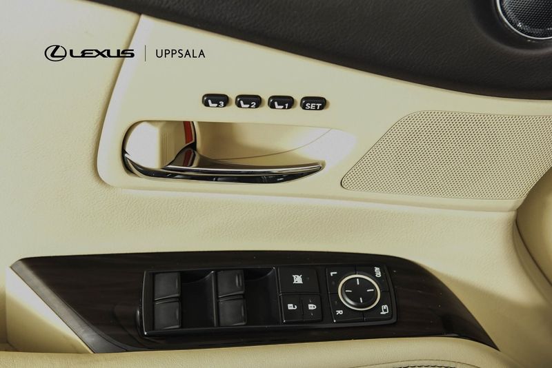 Lexus RX bild 11