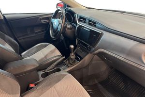Toyota Auris bild 7