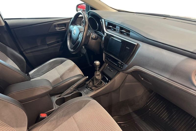 Toyota Auris bild 7