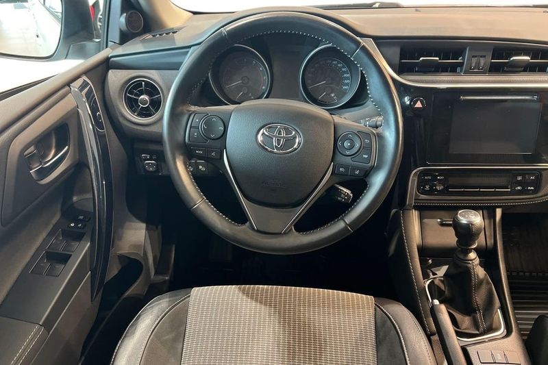 Toyota Auris bild 11