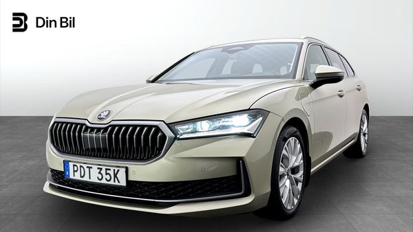 Skoda Superb Combi Selection IV DSG /Drag - 2025