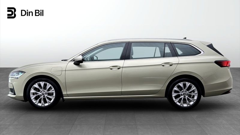 Skoda Superb bild 2