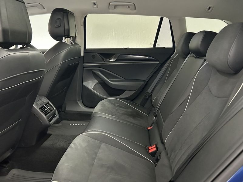 Volkswagen Passat bild 11