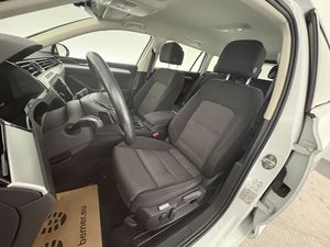 Volkswagen Passat bild 14