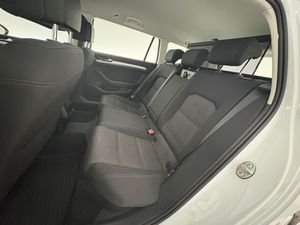 Volkswagen Passat bild 15