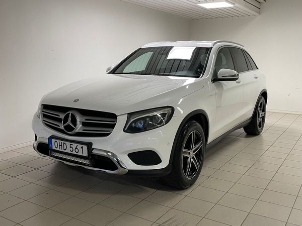 Mercedes GLC220 d 170hk Drag Burmester Värmare Luftfjädring - 2017