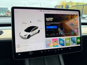 Tesla Model 3 bild 28