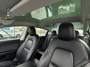 Tesla Model 3 bild 13
