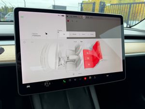 Tesla Model 3 bild 31