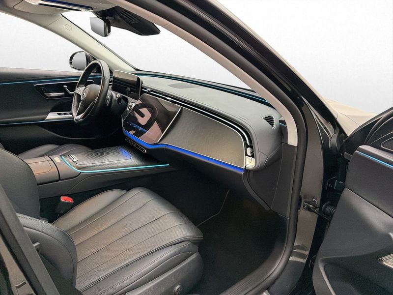 Mercedes E300 bild 12