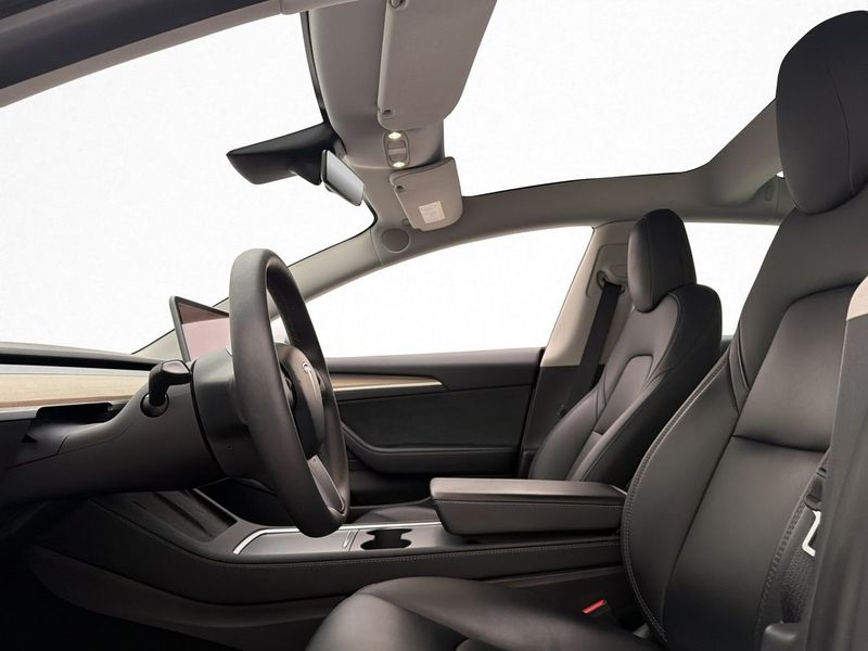 Tesla Model 3 bild 10