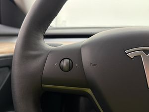 Tesla Model 3 bild 26