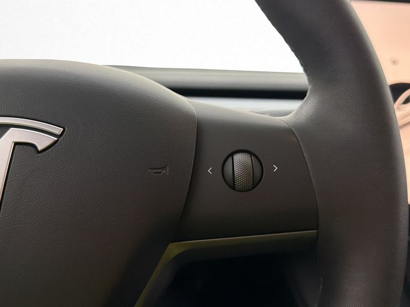 Tesla Model 3 bild 27