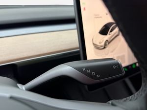 Tesla Model 3 bild 30