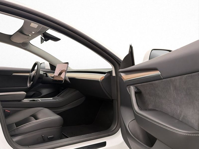 Tesla Model 3 bild 14