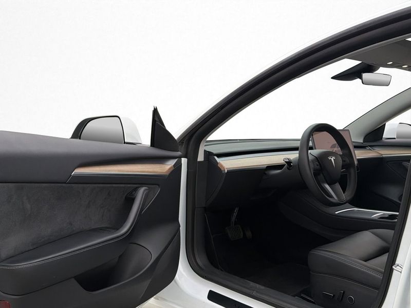Tesla Model 3 bild 9