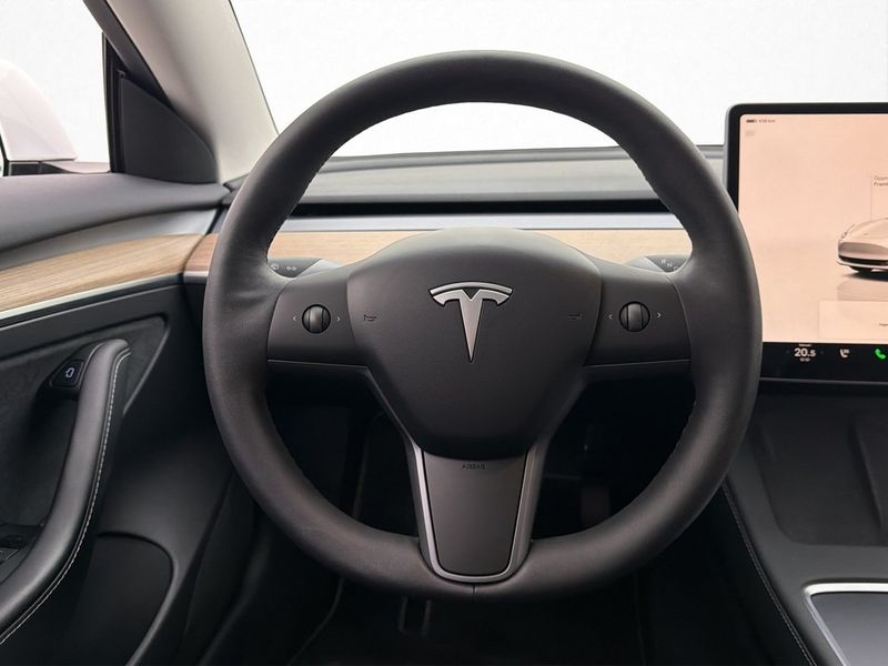 Tesla Model 3 bild 12