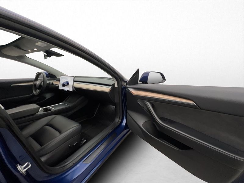Tesla Model 3 bild 14