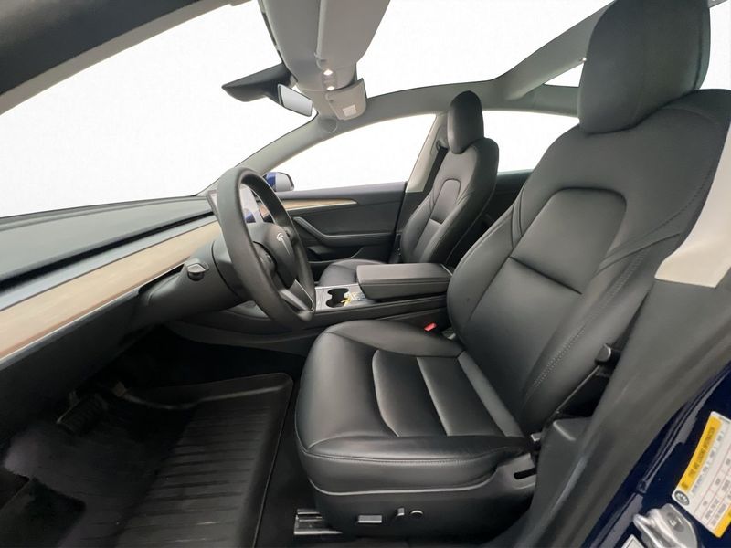 Tesla Model 3 bild 10