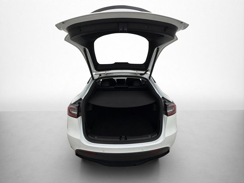 Tesla Model Y bild 10