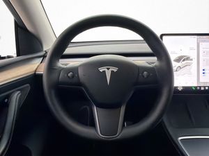 Tesla Model Y bild 12
