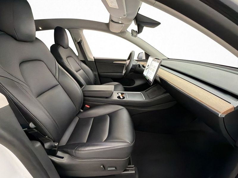 Tesla Model Y bild 13