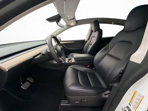Tesla Model Y bild 11
