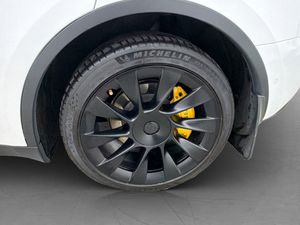 Tesla Model Y bild 29