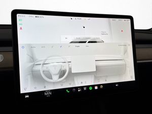 Tesla Model Y bild 18
