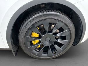 Tesla Model Y bild 31