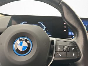 BMW iX1 bild 24