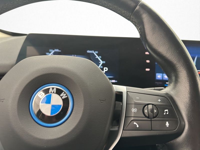 BMW iX1 bild 24