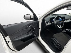 BMW iX1 bild 10