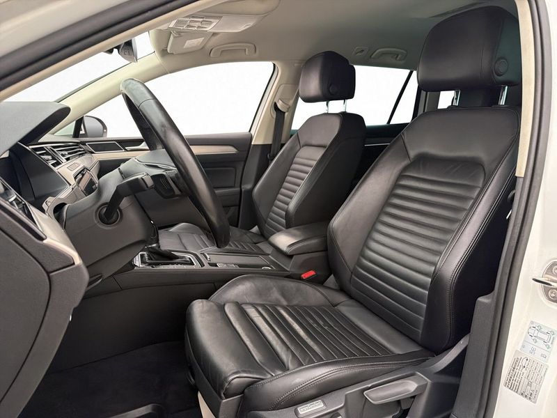Volkswagen Passat bild 11