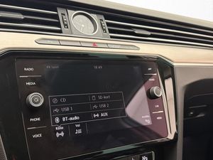 Volkswagen Passat bild 18